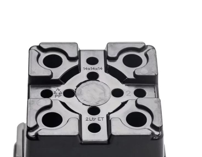 Kvetináč plastový štvorcový 2l, 14 x 14 cm