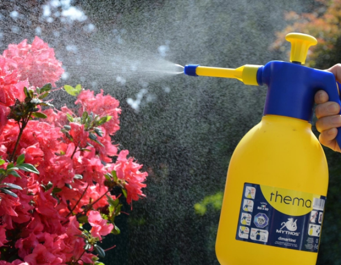 Thema tlakový postrekovač 2l