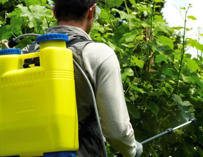 Miura tlakový postrekovač 22l